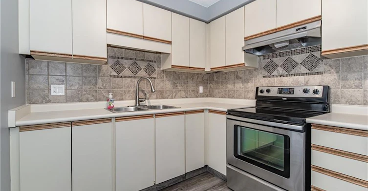 8-331 Northlake Drive, Waterloo, ON, N2V 1Z1 - 3