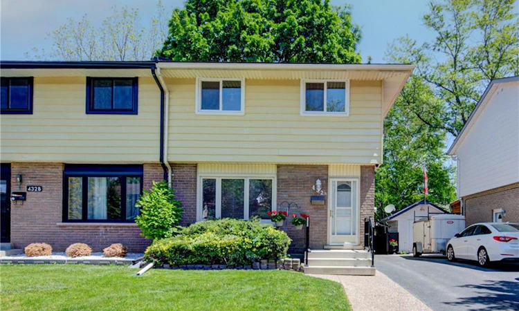 A-432 Lee Avenue