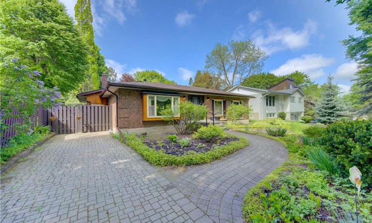 98 Longwood Drive