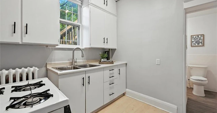 2-1047 Main Street E, Hamilton, ON, L8M 1N5 - 9