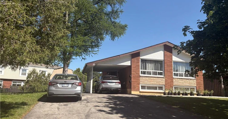 UPPER-15 Champlain Avenue, Hamilton, ON, L8G 2H5