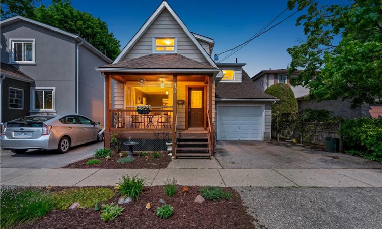 46 Menzie Avenue