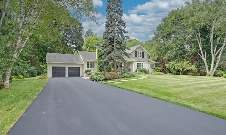 7 Colonial Crescent