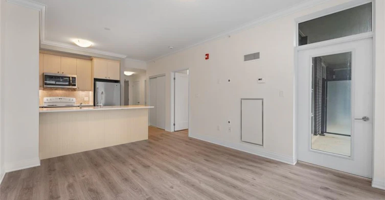 213-10 Concord Place, Grimsby, ON, L3M 0G6 - 10