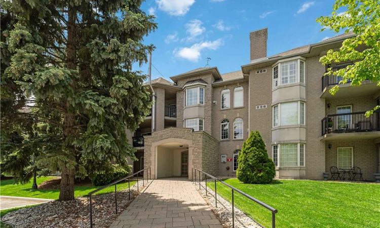 205-970 Golf Links Road