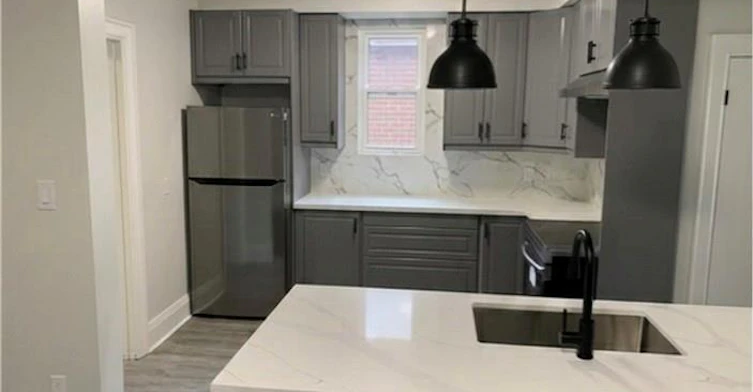 21 Haddon Avenue S, Hamilton, ON, L8S 1X5 - 3
