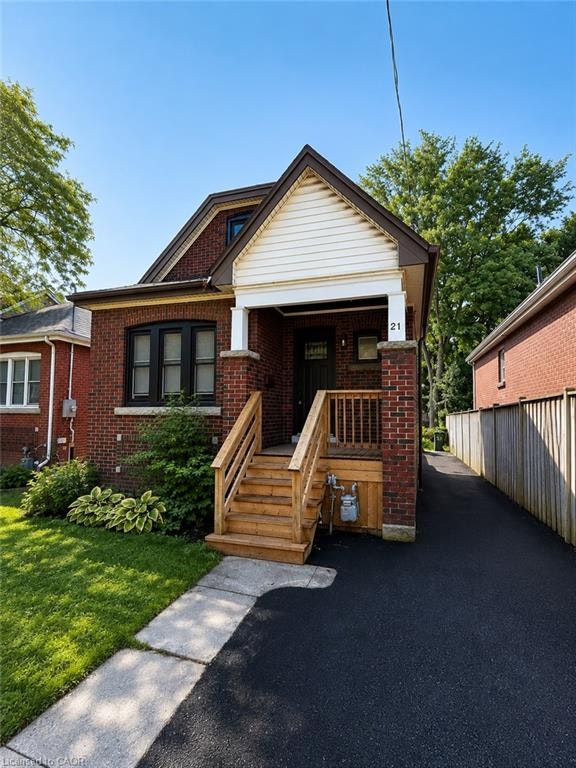 21 Haddon Avenue S, Hamilton, ON, L8S 1X5
