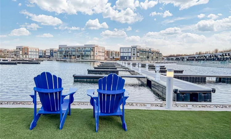 403-415 Sea Ray Avenue