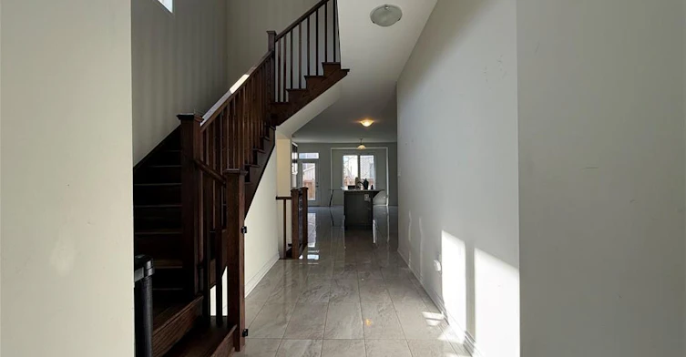 18 Dolucci Crescent, Brampton, ON, L7A 5E9 - 5