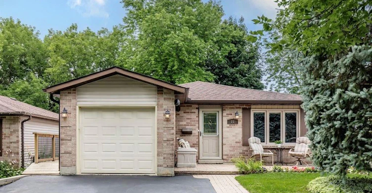 21 Maitland Drive, Barrie, ON, L4M 5W1