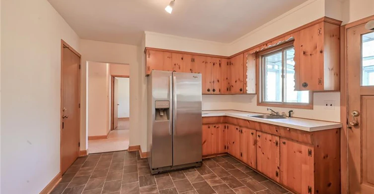 112 Academy Street, Hamilton, ON, L9G 2Y1 - 16