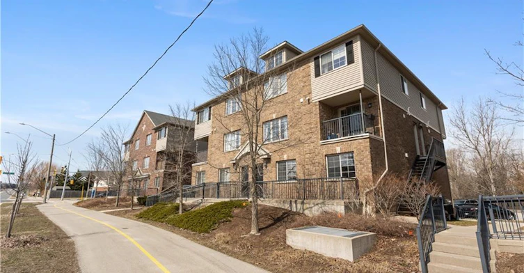 20-950 Highland Road W, Kitchener, ON, N2N 0A5 - 2