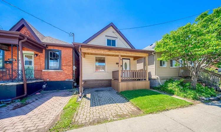 1062 Cannon Street E