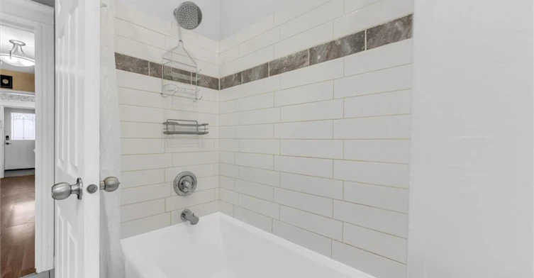 205 Ferguson Avenue S, Hamilton, ON, L8N 2N2 - 9