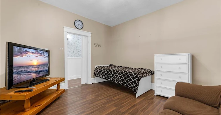 205 Ferguson Avenue S, Hamilton, ON, L8N 2N2 - 3