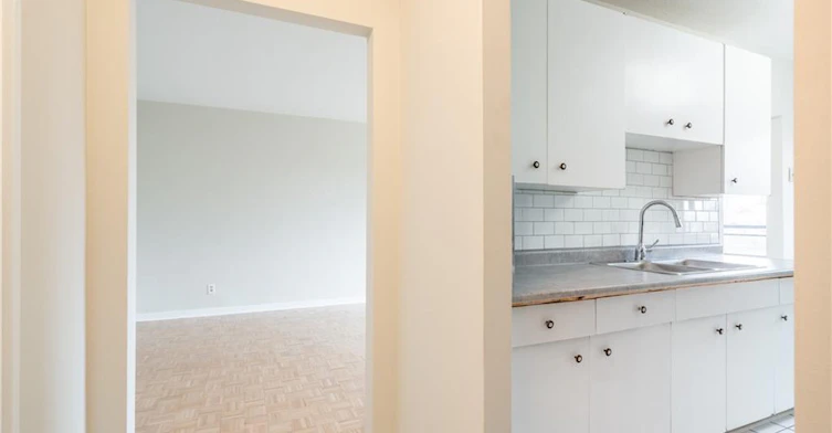9-2433 First Street, Burlington, ON, L7R 1C7 - 8