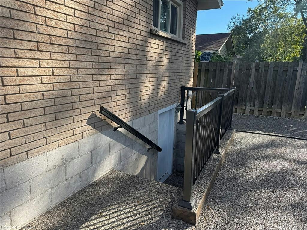 LOWER-177 San Pedro Drive, Hamilton, ON, L9C 2C9 - 2