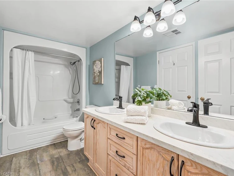 A307-216 Plains Road W, Burlington, ON, L7T 4M3 - 19