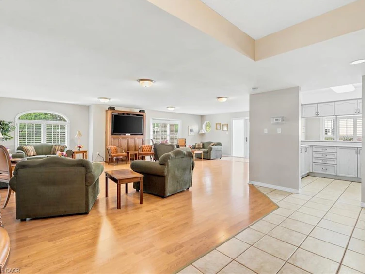 A307-216 Plains Road W, Burlington, ON, L7T 4M3 - 29