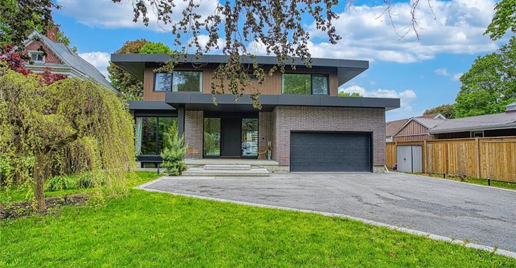 352 Main Street W, Grimsby, ON, L3M 1S7