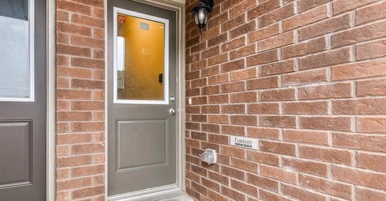 F1-70 Willowrun Drive, Kitchener, ON, N2A 0J3 - 2