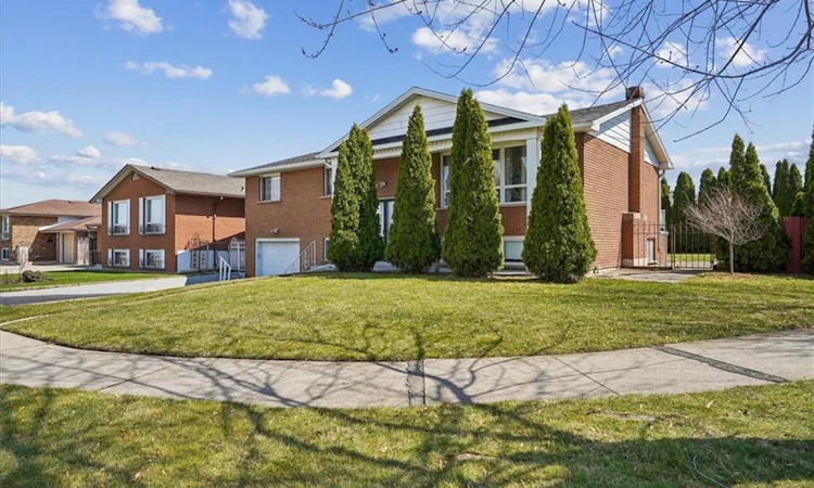72 Eastbury Drive