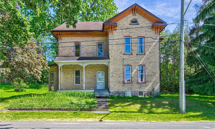 33 Scheifele Place