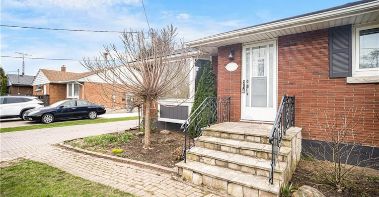 6658 O'neil Street, Niagara Falls, ON, L2J 1N1 - 2