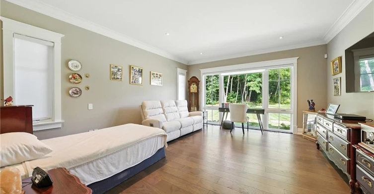 597 Old York Road, Burlington, ON, L7P 4Y6 - 19