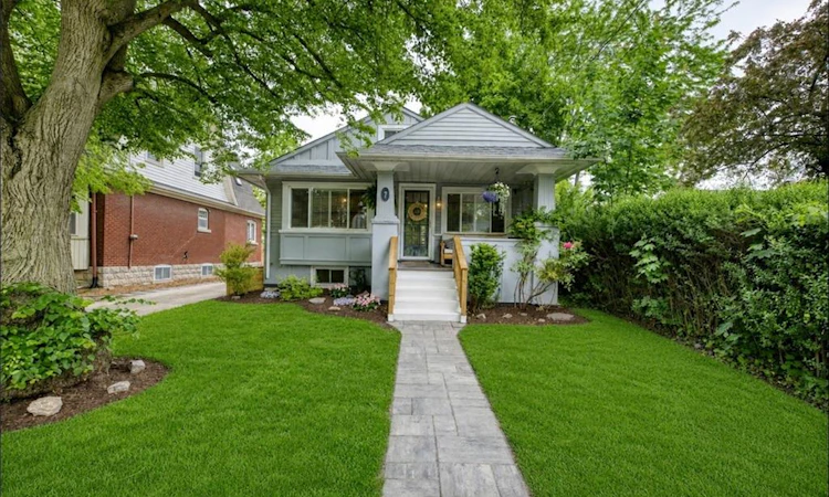 7 Pinehill Road