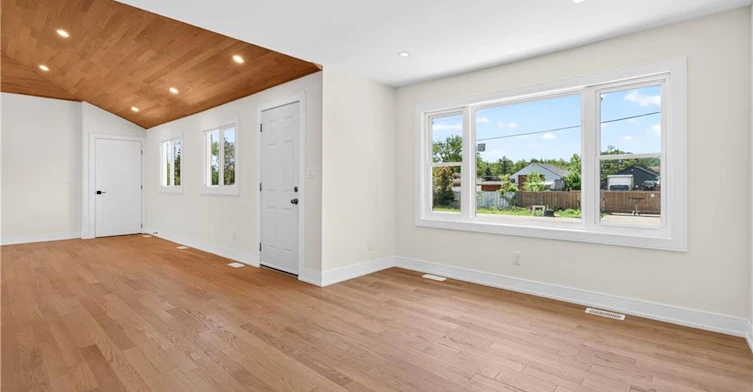 Upper-8 Cornell Avenue, Hamilton, ON, L8E 5N2 - 12