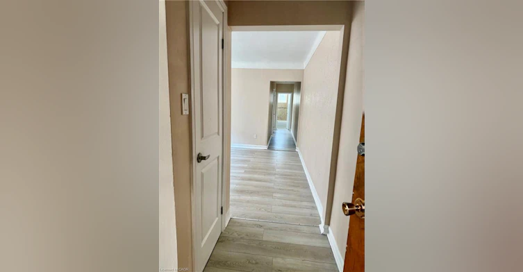 5-1250 Fennell Avenue E, Hamilton, ON, L8T 1T4 - 3