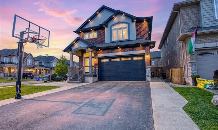 17 Narbonne Crescent