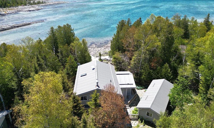 1166 Dorcas Bay Road