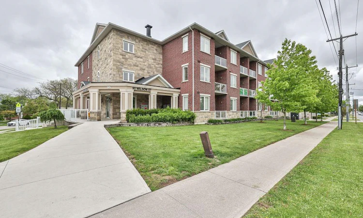 310-95 Wilson Street W