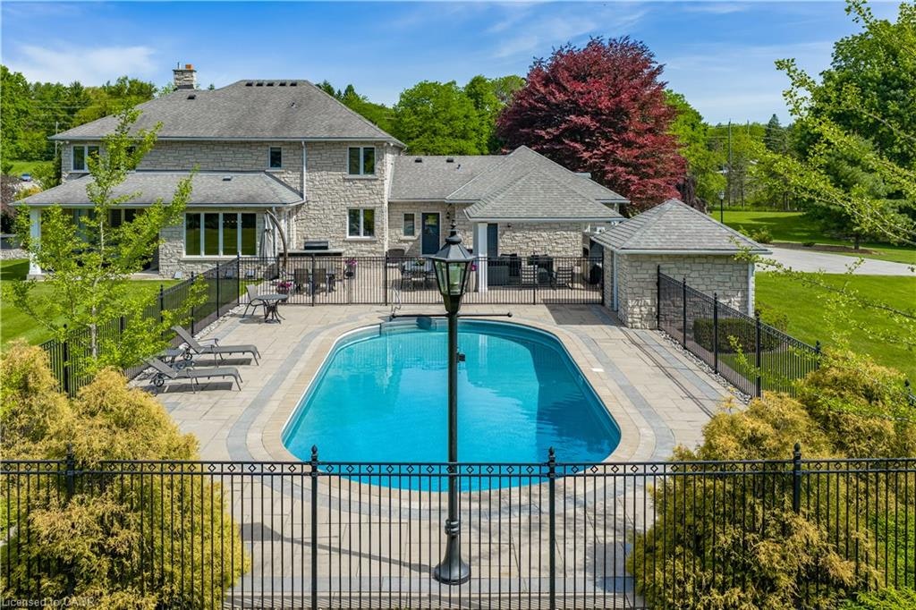 938 Governor's Road, Hamilton, ON, L9H 5E3