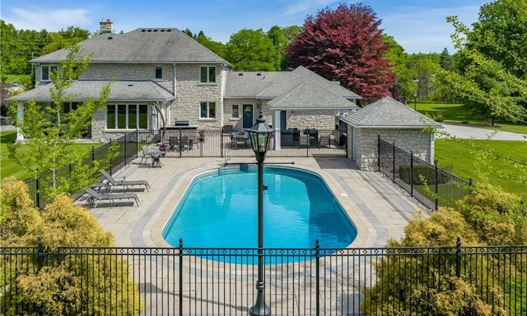 938 Governor's Road
