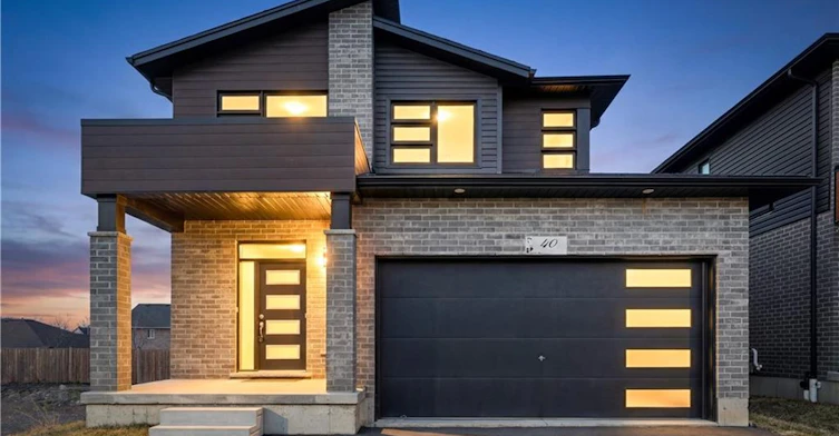 40 Moon Crescent, Cambridge, ON, N1S 0C4