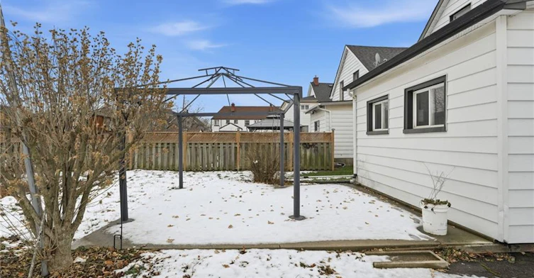 20 York Street, Welland, ON, L3B 4A6 - 40