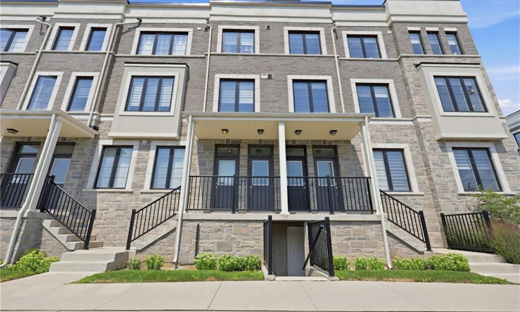 58-383 Dundas Street