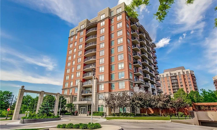 601-2365 Central Park Drive W