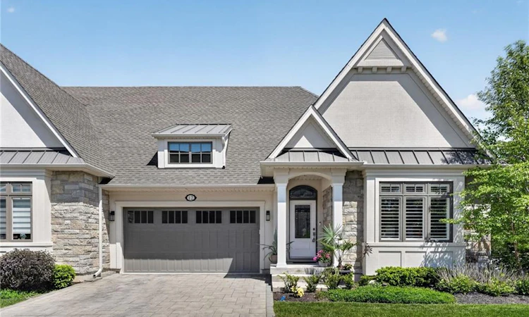 12 Sassafras Row