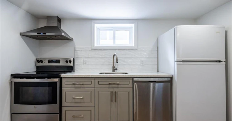 2-111 West 32nd Street, Hamilton, ON, L9C 5G8 - 5