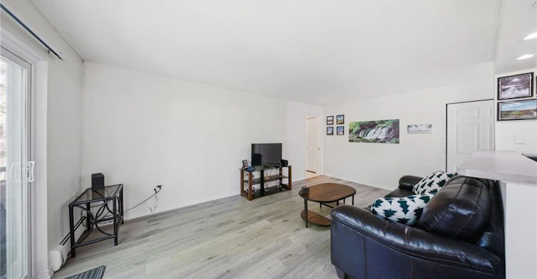 19-612 Grey Street, Brantford, ON, N3S 4Y1 - 8