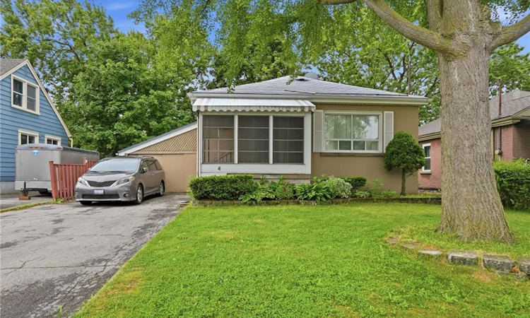 4 Duncombe Drive