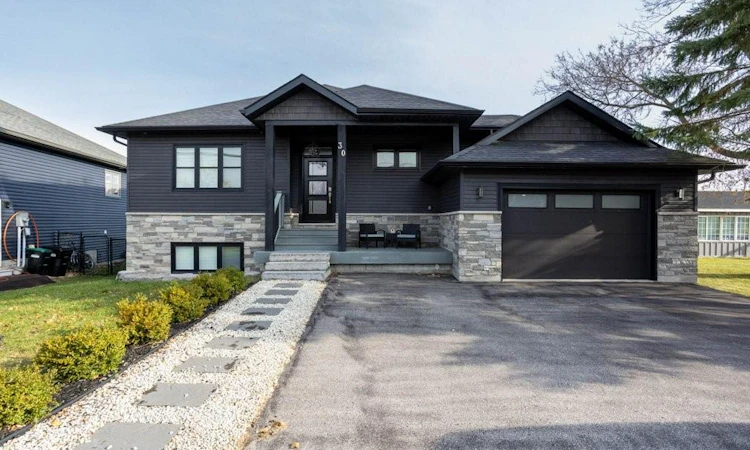 30 Lakeshore Road