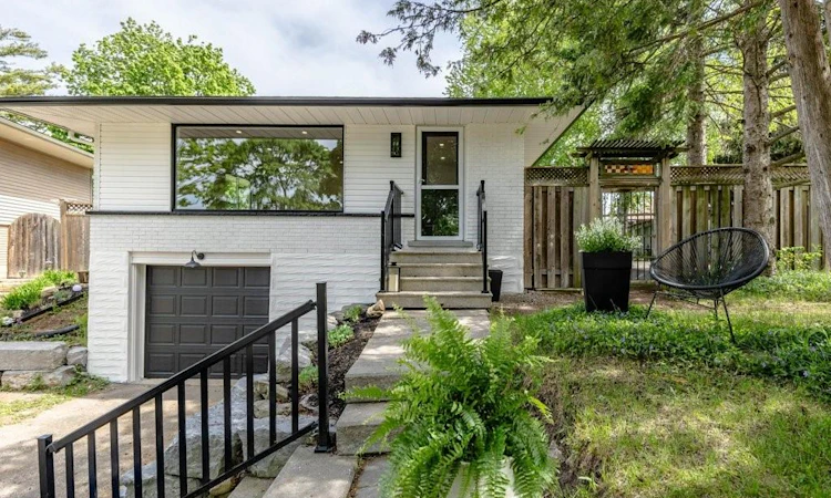 22 Charlotte Crescent