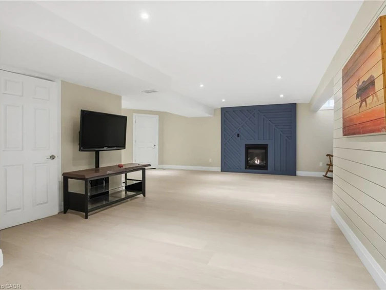1300 Silvan Forest Drive, Burlington, ON, L7M 4L2 - 45
