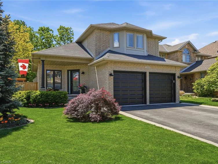 1300 Silvan Forest Drive, Burlington, ON, L7M 4L2 - 2