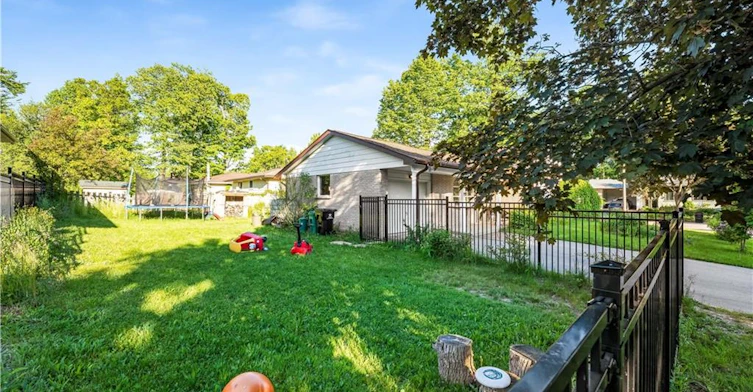 510 Edenbrook Place, Waterloo, ON, N2L 4N5 - 26